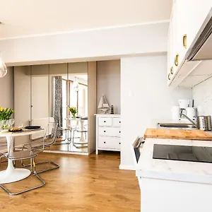  Apartment Prestige Z Basenem - 5d Polen